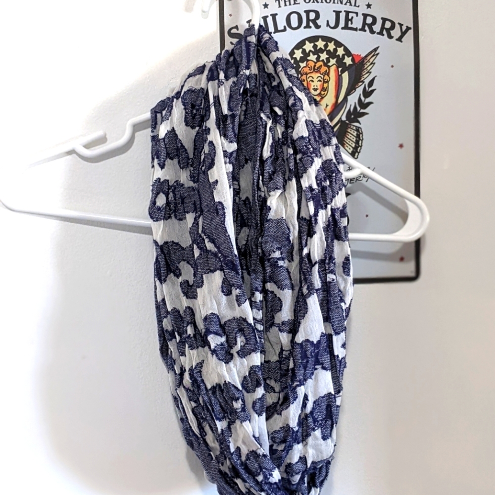 Infinity scarf